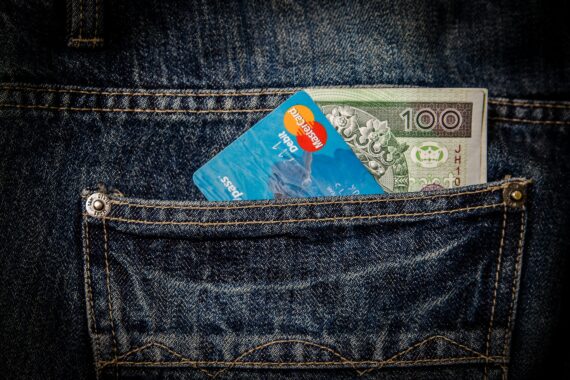 Come si fa a contestare un protesto bancario